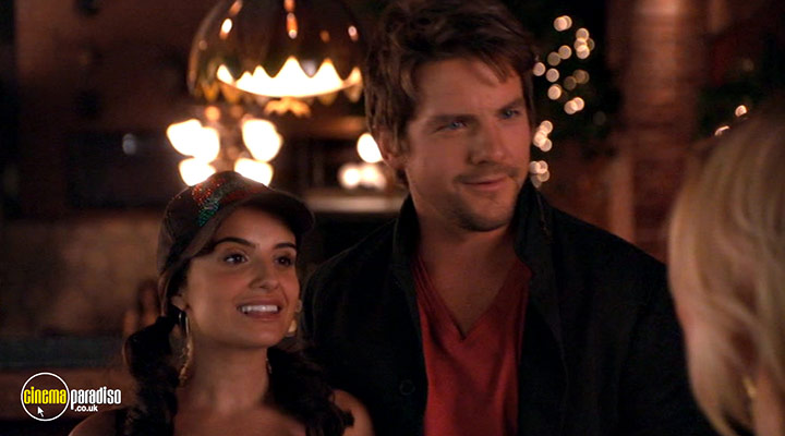 A still #18 from Happy Endings: Series 1 (2011)