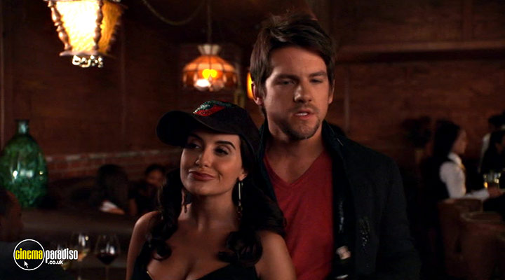 A still #13 from Happy Endings: Series 1 (2011)