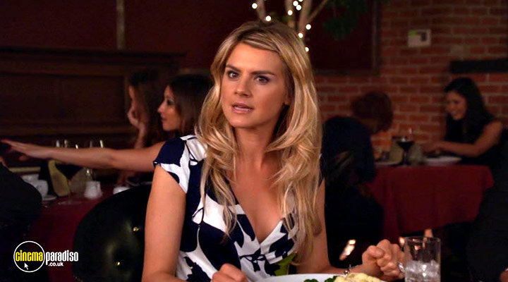 A still #11 from Happy Endings: Series 1 (2011)
