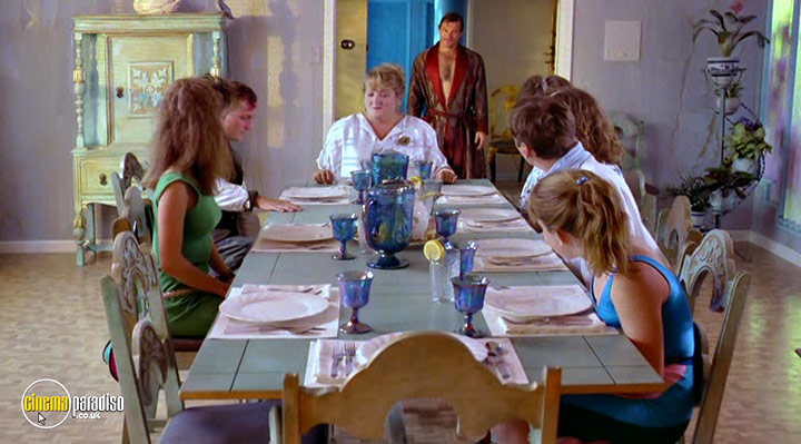A still #20 from Rosalie Goes Shopping (1989)