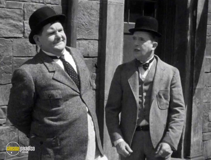 A still #19 from Bonnie Scotland (1935)