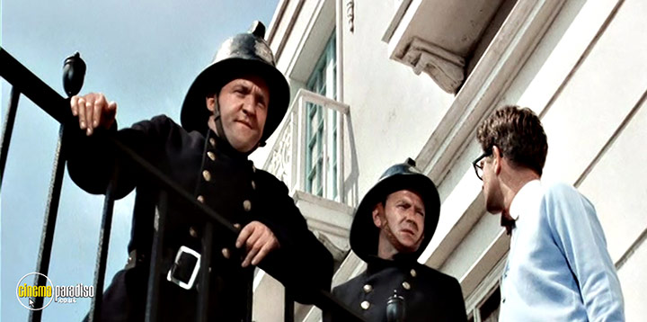 A still #11 from Go to Blazes (1962)
