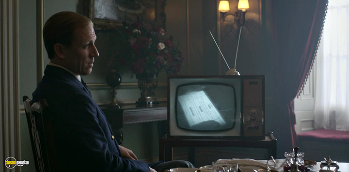 A still #47 from The Crown: Series 3 (2019)