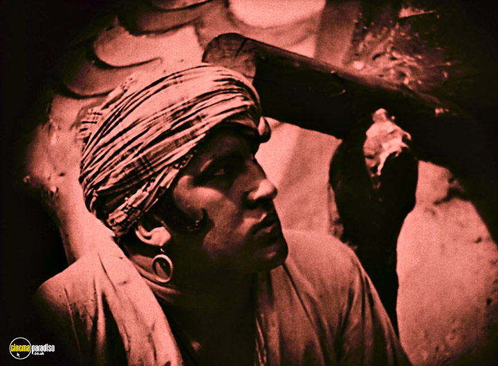 A still #25 from Waxworks (1924)