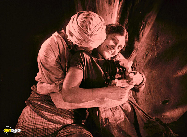 A still #26 from Waxworks (1924)