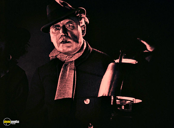 A still #29 from Waxworks (1924)