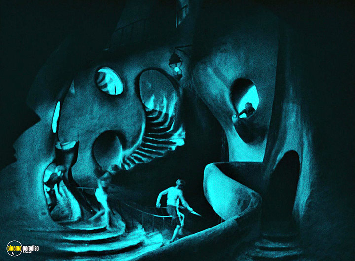 A still #30 from Waxworks (1924)