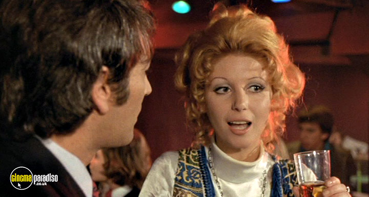 A still #32 from Werewolf Shadow (1971)