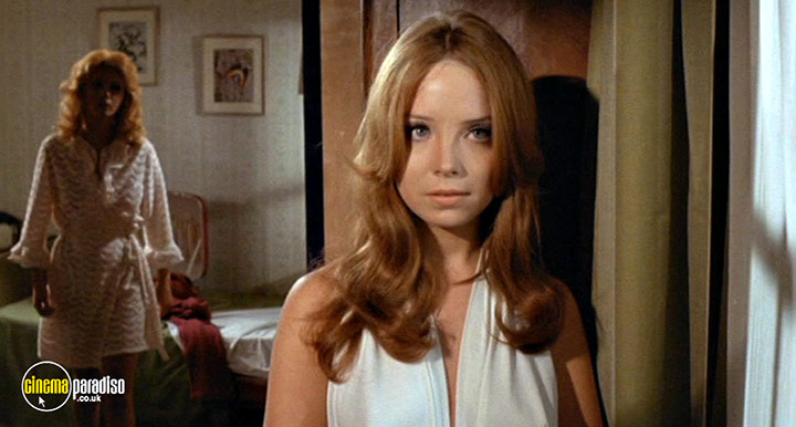 A still #18 from Werewolf Shadow (1971)