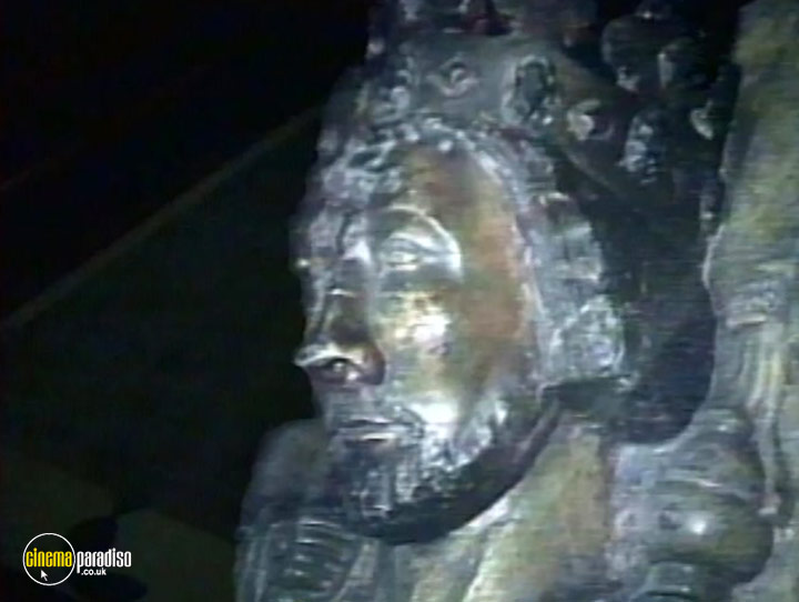A still #27 from London: City of Majesty (1993)