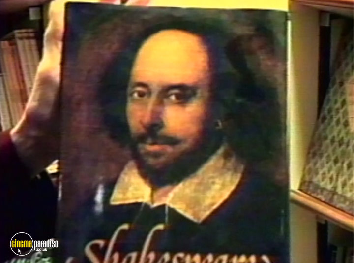 A still #26 from London: City of Majesty (1993)