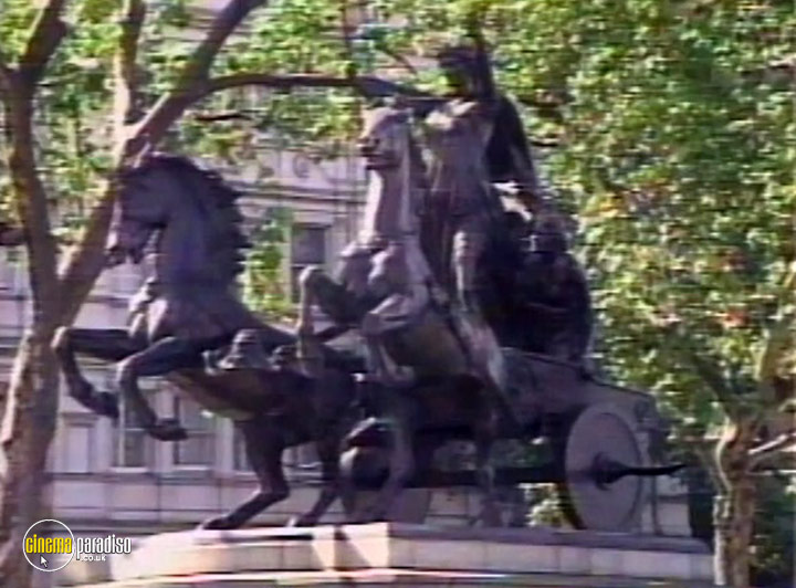 A still #24 from London: City of Majesty (1993)