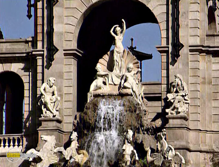A still #1 from Travel Web DVD: Barcelona (2001)
