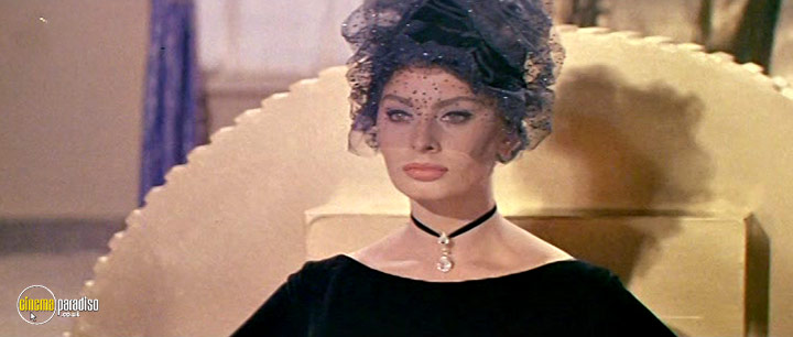 A still #24 from The Millionairess (1960)