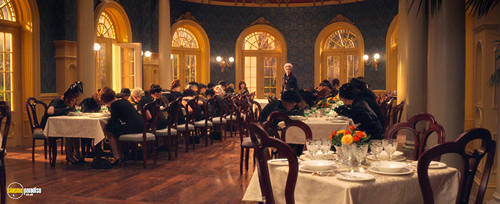A still #20 from The Witches (2020)