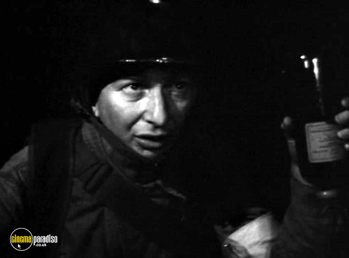 A still #22 from A Walk in the Sun (1945)