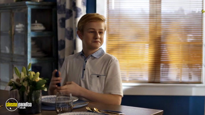 A still #13 from Cats and Dogs: Paws Unite! (2020)