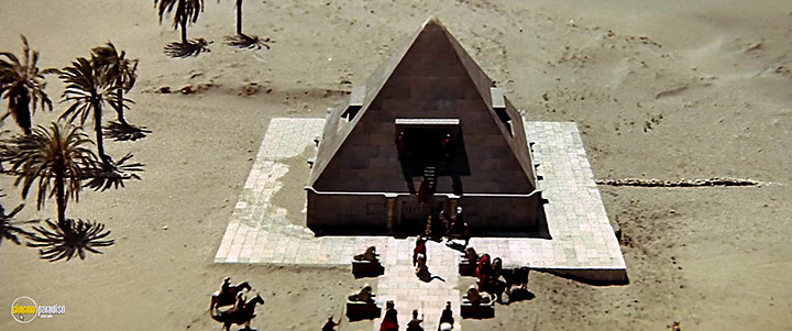 A still #7 from Antony and Cleopatra (1972)