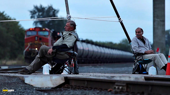 A still #20 from The Race to Save the World (2021)