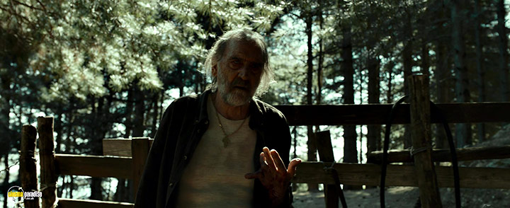 A still #35 from ZeroZeroZero (2020)