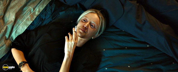 A still #34 from ZeroZeroZero (2020)