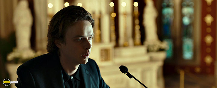 A still #33 from ZeroZeroZero (2020)