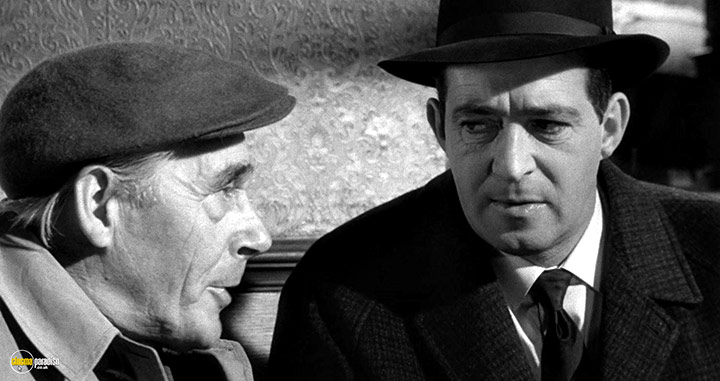 A still #25 from The Frightened City (1961)