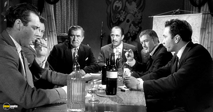 A still #24 from The Frightened City (1961)