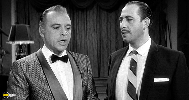 A still #23 from The Frightened City (1961)