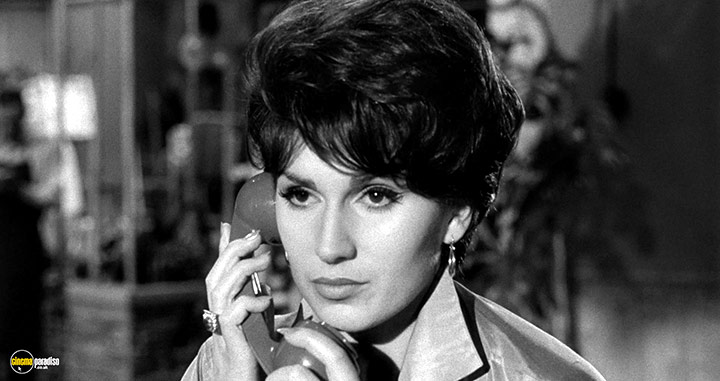 A still #19 from The Frightened City (1961)