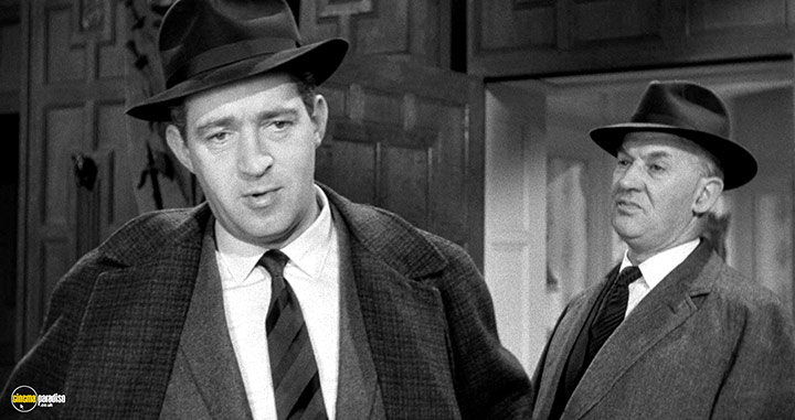 A still #11 from The Frightened City (1961)