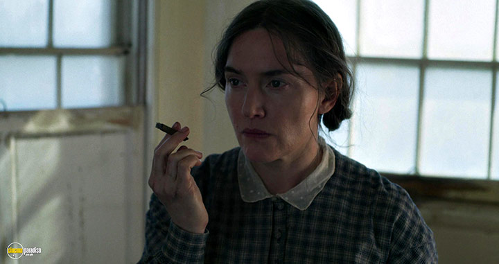 A still #22 from Ammonite (2020)
