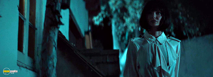 A still #18 from The Serpent (2020)