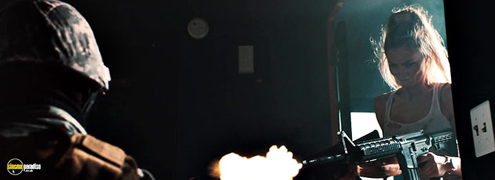 A still #6 from The Serpent (2020)