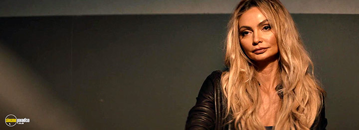 A still #3 from The Serpent (2020)