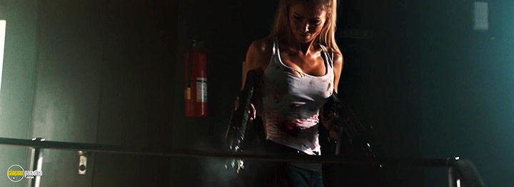 A still #2 from The Serpent (2020)