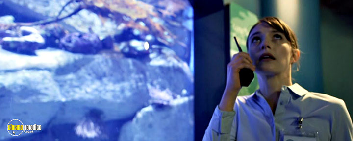 A still #30 from Aquarium of the Dead (2021)