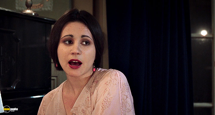 A still #34 from Invincible (2001)