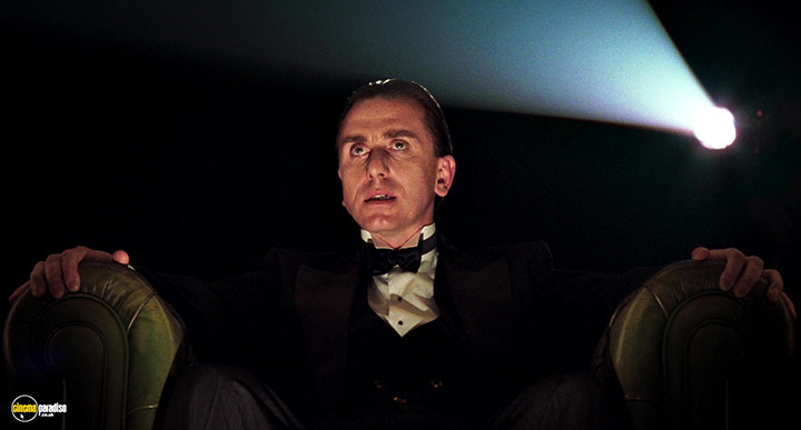 A still #33 from Invincible (2001)