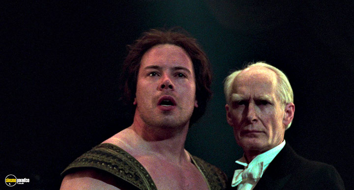 A still #25 from Invincible (2001)