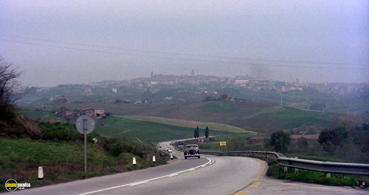 A still #27 from The Psychic (1977)