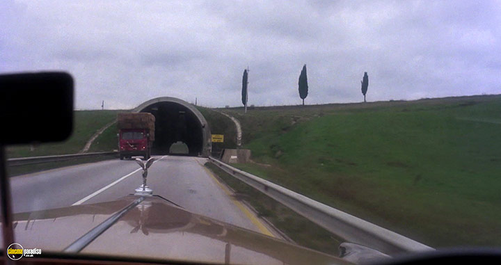 A still #26 from The Psychic (1977)