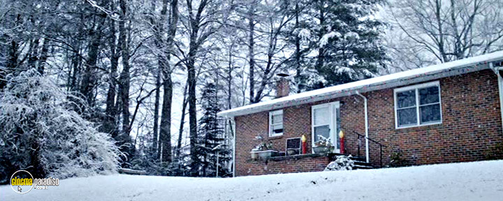A still #11 from The Nest (2021)