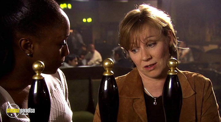 A still #16 from Murder Investigation Team: Series 2 (2005)