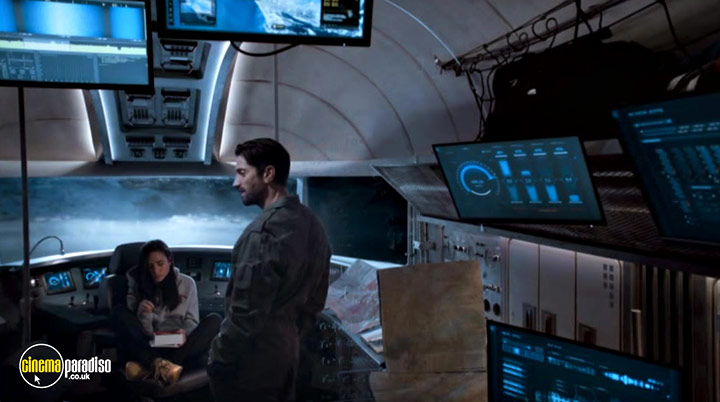 A still #12 from Snowpiercer: Series 1 (2020)
