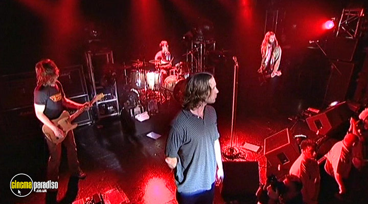 A still #18 from Reef: Live (2003)
