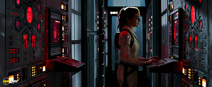 A still #68 from Black Widow (2021)
