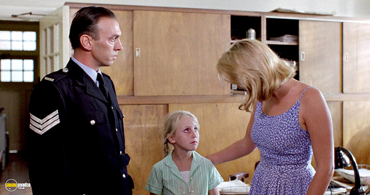 A still #9 from Celia (1989)