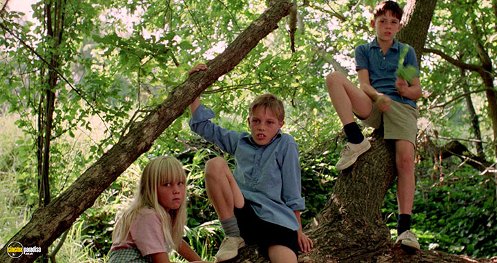 A still #4 from Celia (1989)