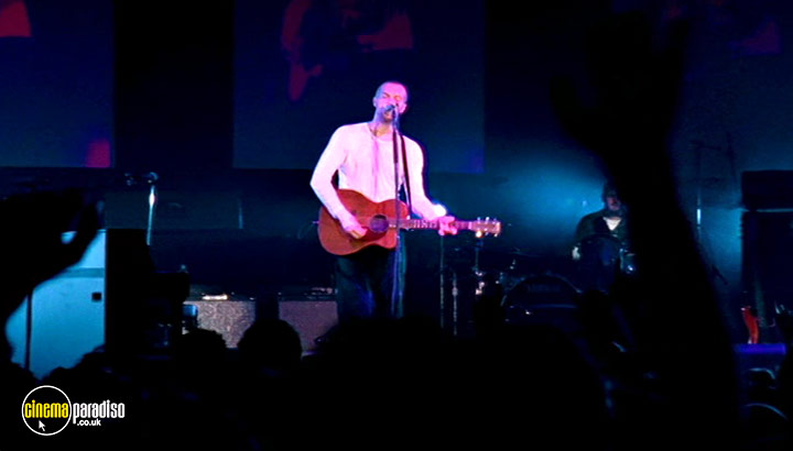 A still #18 from Coldplay: Live 2003 (2003)